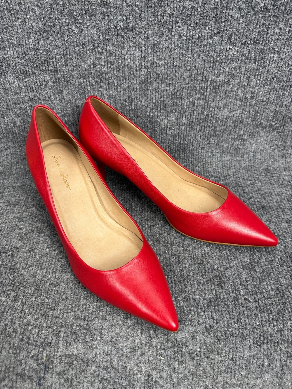 Massimo Matteo Red Pointed-Toe Pump 2.5 Kitten Heel Size 7M